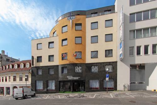 President Hotel Bratislava Bagian luar foto